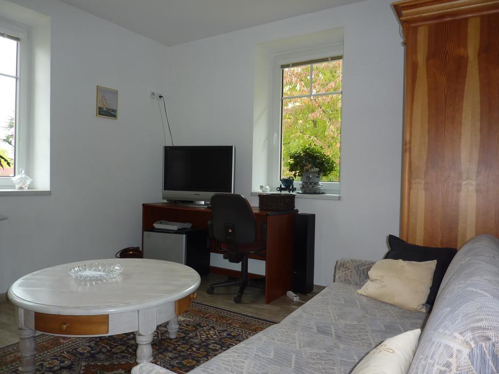 B&B En Mini-Camping Pension Kidafo Libun Exterior photo